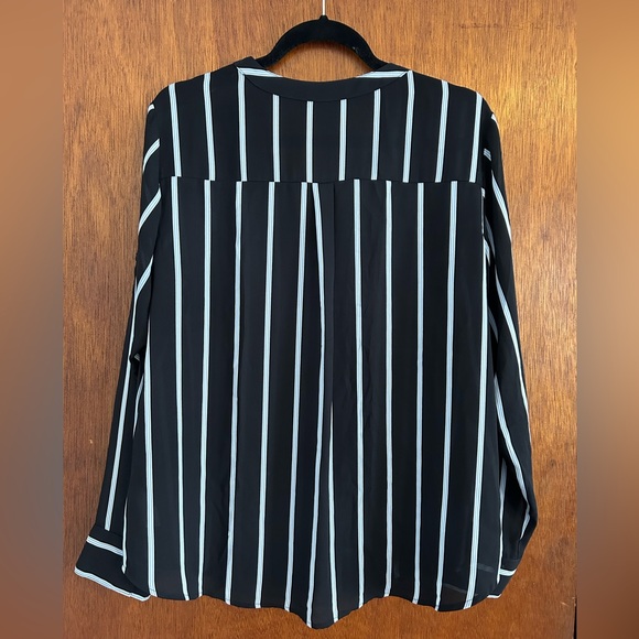 Express Women's Navy Top with Blue and White Stripes - Picture 4 of 6